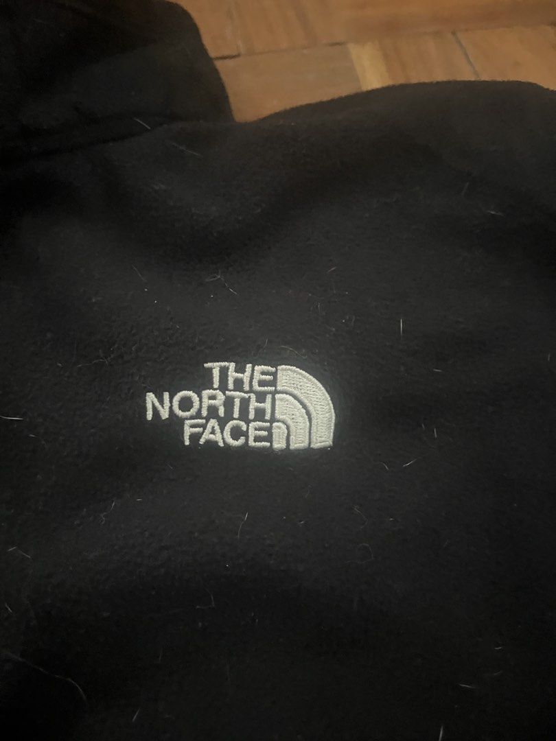 The North Face Fleece Jacket (Category: Coats, Jackets and Outerwear) located in Manila. Submitted by shoeracs (Listing ID 1461197404, Image 2). Description: BRAND: The North Face SIZE: L CONDITION: Like New, Used once or twice RFS: Decluttering LOC: Santa Cruz Manila MOP: GCash MOD: Lalamove, J&T.