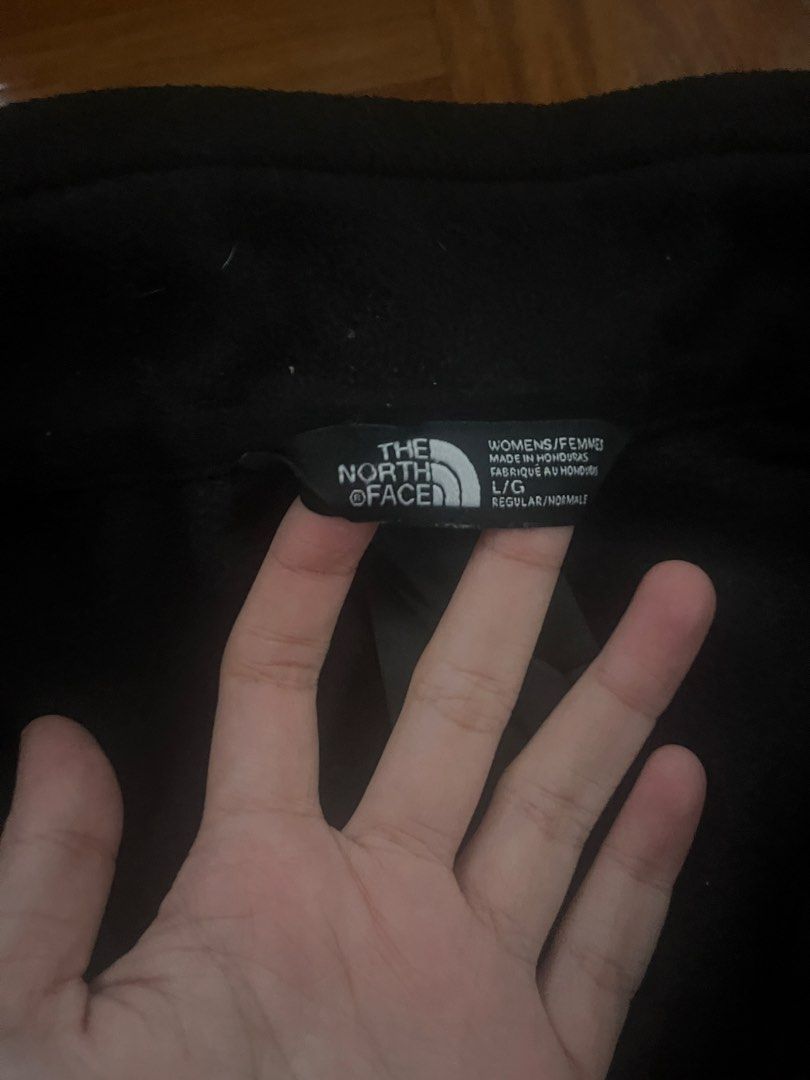 The North Face Fleece Jacket (Category: Coats, Jackets and Outerwear) located in Manila. Submitted by shoeracs (Listing ID 1461197404, Image 3). Description: BRAND: The North Face SIZE: L CONDITION: Like New, Used once or twice RFS: Decluttering LOC: Santa Cruz Manila MOP: GCash MOD: Lalamove, J&T.