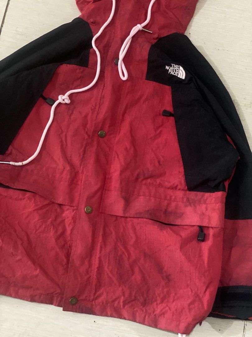 The North Face Summit Series Red Black Jacket (Category: Coats, Jackets and Outerwear) located in Tubigon. Submitted by theogarments (Listing ID 1461262617, Image 2). Description: 300 The North Face Goretex -good condition -size xxl -doublezip -need hard wash -sira handle nang zipper (still working) issue nasa pic na 300.