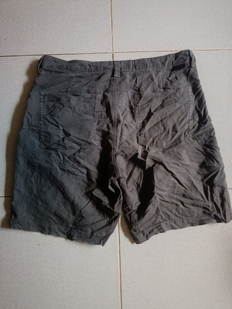 The North Face Talla Short (Category: Shorts) located in Cauayan City . Submitted by josh_123196 (Listing ID 1461284423, Image 2). Description: The North Face Talla short Excellent condition 9.5/10 Size 32 on tag 32x17 Pm for sure buyer 📩.