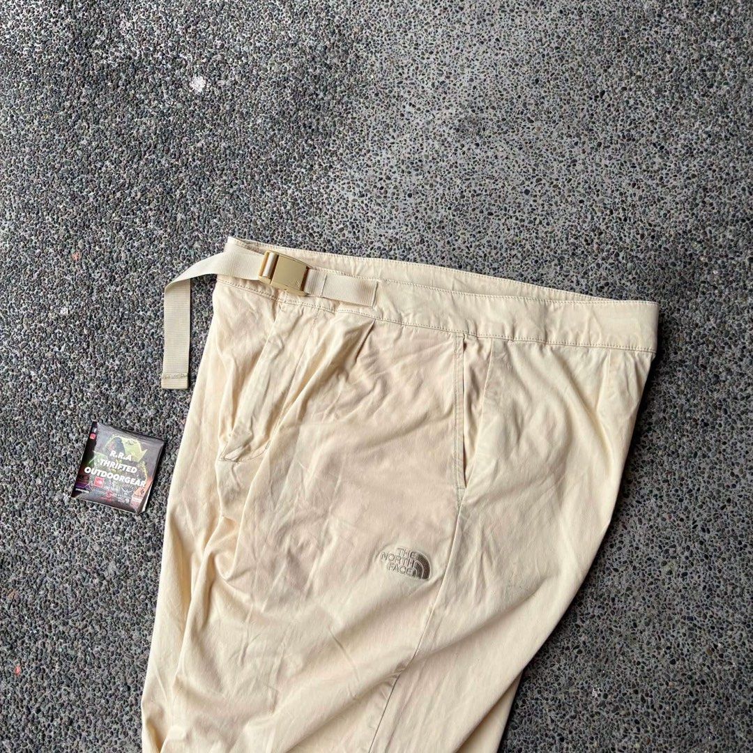 The North Face Viewpoint Pants for Men’s (Category: Trousers) located in Caloocan City. Submitted by rjlthrifts (Listing ID 1461256254, Image 2). Description: The North Face Viewpoint Pants for Men’s designed for bouldering, rock climbing, and everyday lifestyle wear. Excellent Condition Color Rate 10/10 32 - 33 Waist Line 37 Length No Issue. Price. 2,180 Loc. South Caloocan Courier. J&T And Flash Express.