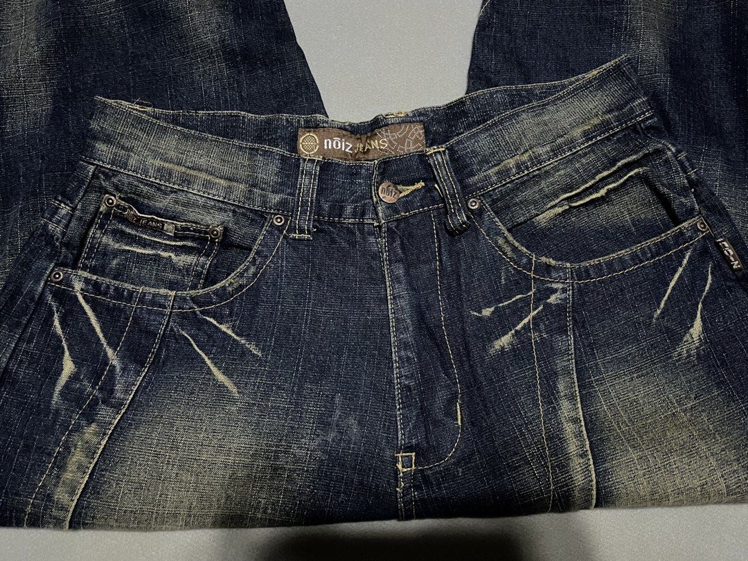 Thrifted - Y2K Noiz Jeans (Category: Jeans) located in Manila. Submitted by theseventhtee (Listing ID 1461274233, Image 3). Description: Y2K Noiz Jeans * Size: 34 * Length: 45” * Front Rise: 13.5” * Back Rise: 17.5” * Thigh: 14” * Leg Opening: 10” Issue yung back patch see pic Price: ₱700 + SF 📍 Manila City 🤝 Meet-up around Manila City For more details or requests, feel free to message me..