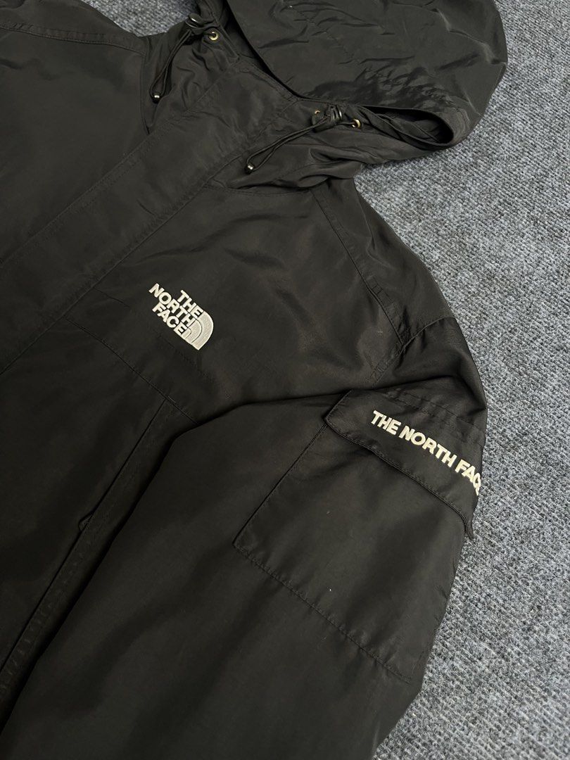 TNF windbreaker (Category: Coats, Jackets and Outerwear) located in M'Lang. Submitted by thriftholic25 (Listing ID 1461119960, Image 2). Description: .