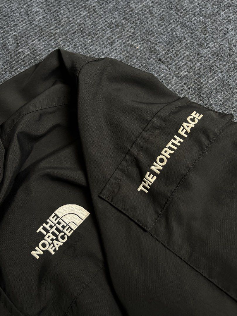 TNF windbreaker (Category: Coats, Jackets and Outerwear) located in M'Lang. Submitted by thriftholic25 (Listing ID 1461119960, Image 3). Description: .