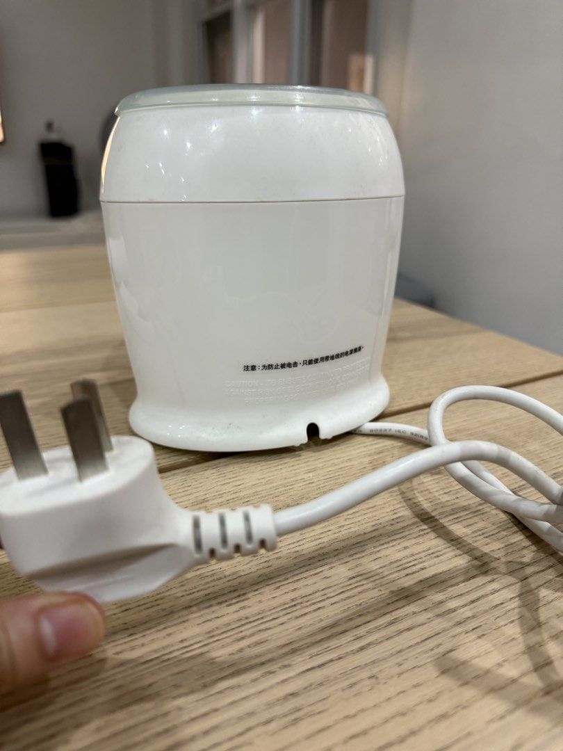 Tommee tippee bottle warmer (Category: Breastfeeding & Bottle Feeding) located in Manila. Submitted by excondehe63572 (Listing ID 1461115416, Image 2). Description: Tommee Tippee Bottle Warmer – Preloved Tommee Tippee electric bottle warmer in good working condition. Convenient for warming baby bottles and milk without using a microwave. ✨ Adjustable temperature control with 3 heat settings ✨ Easy-to-use dial control ✨ Suitable for warming baby b