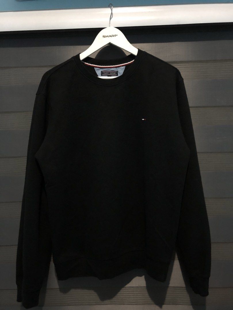 Tommy Hilfiger (Category: Formal Shirts) located in Manila. Submitted by joshuatan.53ee15 (Listing ID 1461252839, Image 1). Description: Dimes 23x27 Color rate 10/10 Complete tags✅ No issue Heavy cotton.