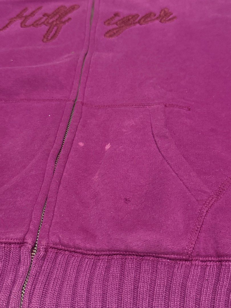 Tommy Hilfiger jacket (Category: Coats, Jackets and Outerwear) located in Las Pinas. Submitted by thrftmnl. (Listing ID 1461227013, Image 3). Description: Tommy Hilfiger jacket Size: XL Dimes Width: 23 Length: 27 Issue: minor stain .