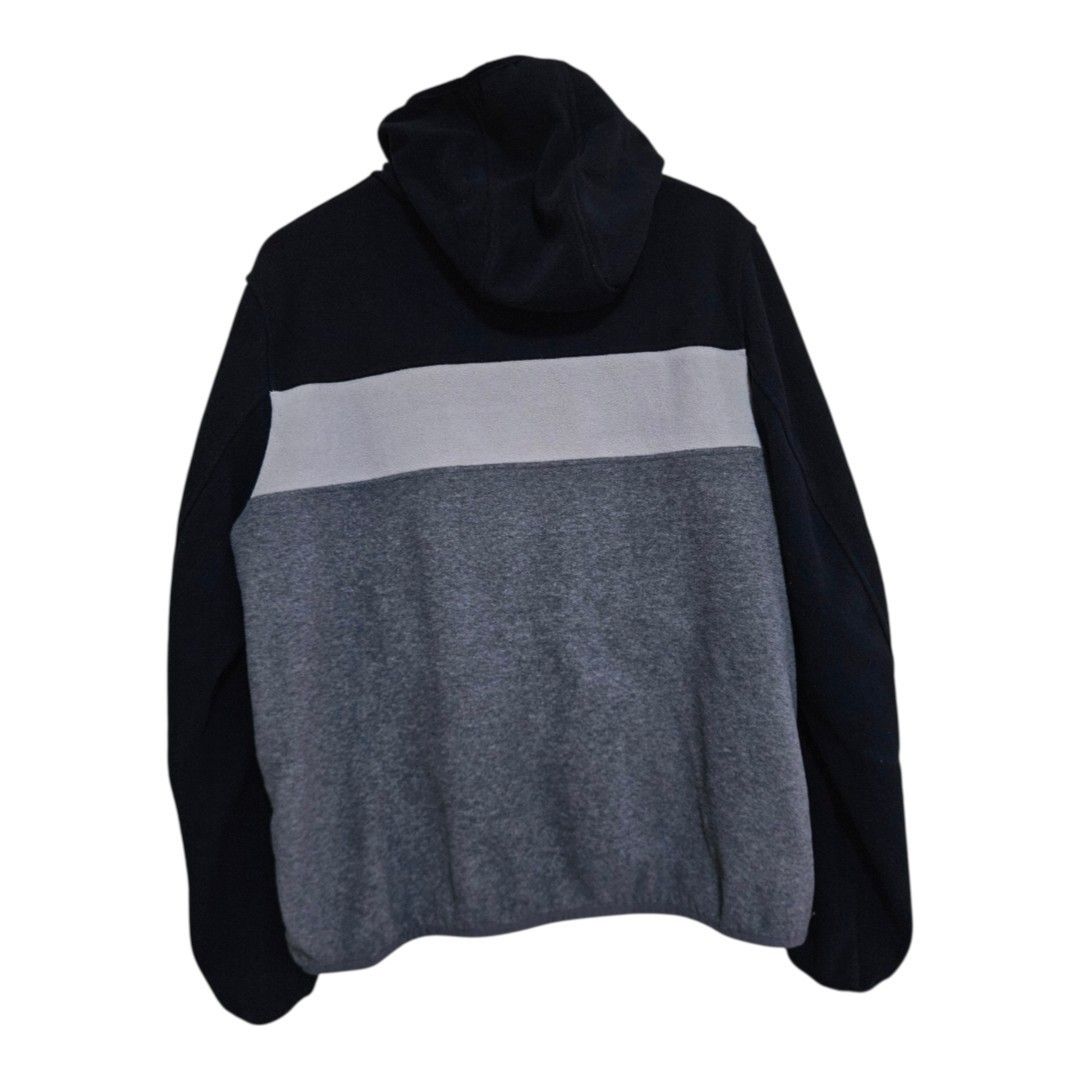 Tommy hilfiger tritone fleece jacket (Category: Coats, Jackets and Outerwear) located in Baguio. Submitted by fadexquisite (Listing ID 1461247362, Image 2). Description: Tommy hilfiger tritone fleece jacket Large 27x24 Excellent condition 500 plus ship fee.