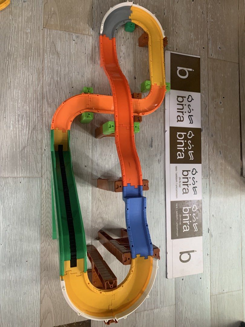 Tomy Tomica System - Motorized - Working (Category: Vehicle & Diecast Models) located in Carmona. Submitted by bihira (Listing ID 1461202083, Image 1). Description: Tomy Tomica System - Motorized - Working - WYSIWYG - As is condition - Used - Motorized - Tested Working.