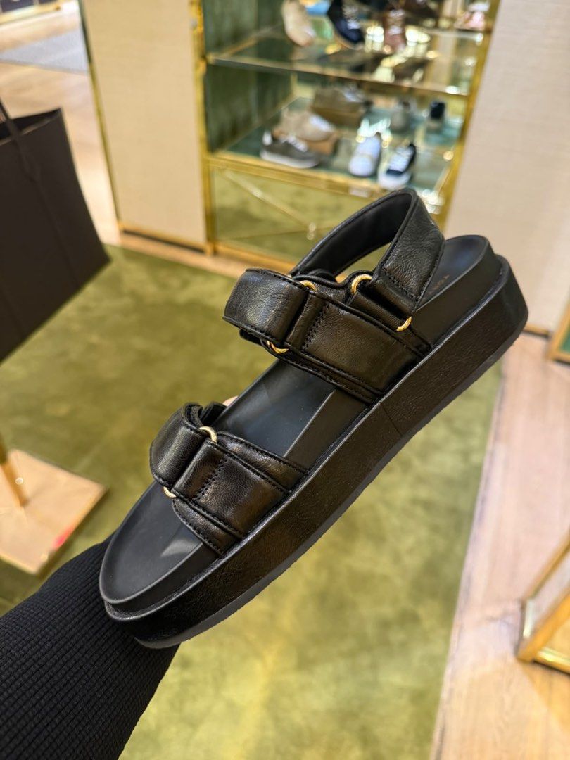 Tory Burch Kira Sport Sandals Fall Event (Category: Flats & Sandals) located in Manila. Submitted by the.real.love.elle (Listing ID 1461319295, Image 2). Description: Black SIZE: 7.5,8,8.5,9,9.5,10,13 Cream SIZE: 6,7.5,8,8.5,9,9.5,10,10.5,11 ✈️ 2-6 weeks ETA 🚢 2-3 months ETA 🛒 Pre order 💌 DM for inquiries and orders Love, Elle is not affiliated with the brands mentioned. All rights and trademarks are the property of their respective owners. No