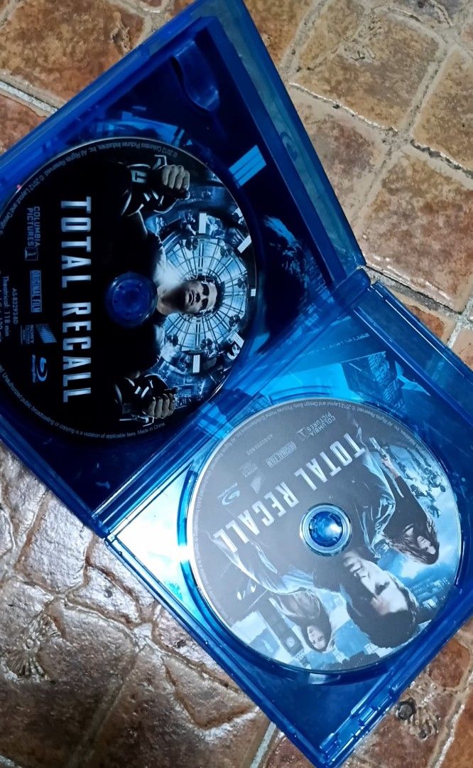 Total Recall 2-Disc Extended Director's Cut Blu-ray (Category: CDs & DVDs) located in Quezon City. Submitted by dancatz (Listing ID 1461124167, Image 2). Description: □ P 450.00 - Total Recall 2-Disc Extended Director's Cut Blu-ray - Includes both Theatrical and Extended Cuts - Starring Colin Farrell, Kate Beckinsale, and Jessica Biel - Over 1.5 hours of special features - Thrilling action and sci-fi film - area code ABC LFB Seller's location : B
