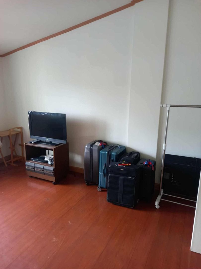 TOWNHOUSE -K6 Kamias (Category: Townhouse) located in Caloocan City. Submitted by noblerabbit_a9b85b (Listing ID 1461216686, Image 3). Description: 3 STOREY TOWNHOUSE 5 BEDROOMS 4TB 2 CARPORT 90.90 SQM LOT AREA ,3 FLOOR . PRICE IS 18.5M GROSS .