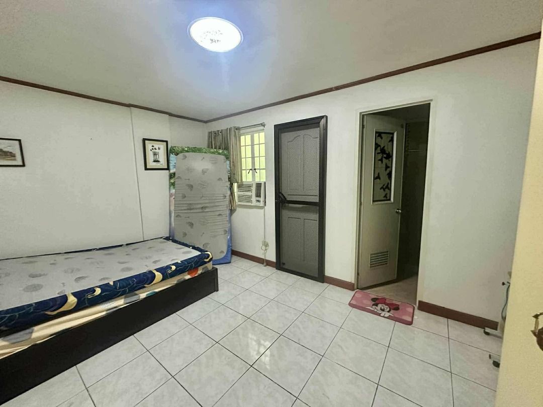 TOWNHOUSE -K6 Kamias (Category: Townhouse) located in Caloocan City. Submitted by noblerabbit_a9b85b (Listing ID 1461216686, Image 2). Description: 3 STOREY TOWNHOUSE 5 BEDROOMS 4TB 2 CARPORT 90.90 SQM LOT AREA ,3 FLOOR . PRICE IS 18.5M GROSS .