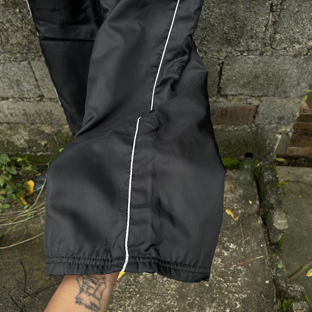 Trackpants (Category: Hiking & Camping) located in Urdaneta. Submitted by rthrift_shop19 (Listing ID 1461149105, Image 3). Description: .