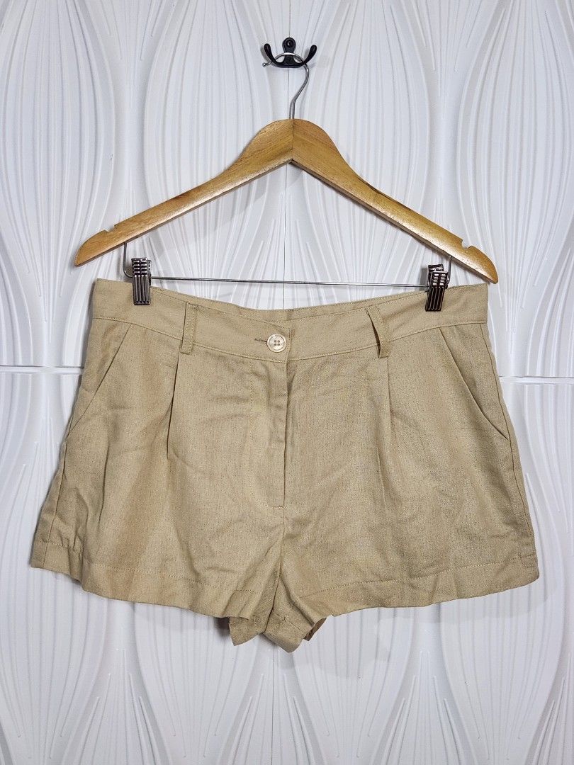 Trouser Shorts (Category: Shorts) located in Marikina City. Submitted by KanamiFinds (Listing ID 1461229467, Image 1). Description: waist: 32 to 34 inches length: 12 - 13 inches from the waist.