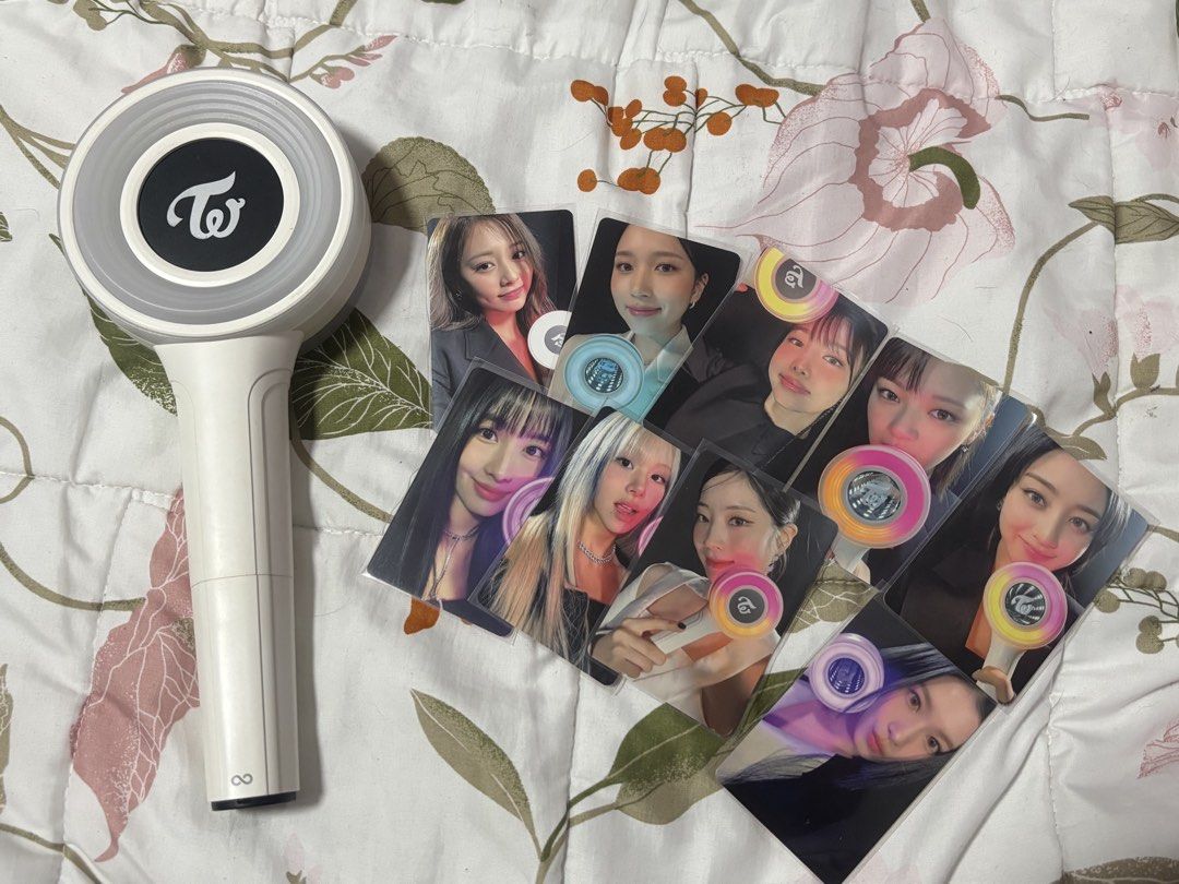 Twice Lightstick Ver 3 Official (Category: K-Wave Merchandise) located in Manila. Submitted by lostmachiatto (Listing ID 1461283786, Image 2). Description: Complete Inclusions (w/ photocards) Used once - RTB Twice MANILA MOP: Gcash MOD: Lalamove | J&T.