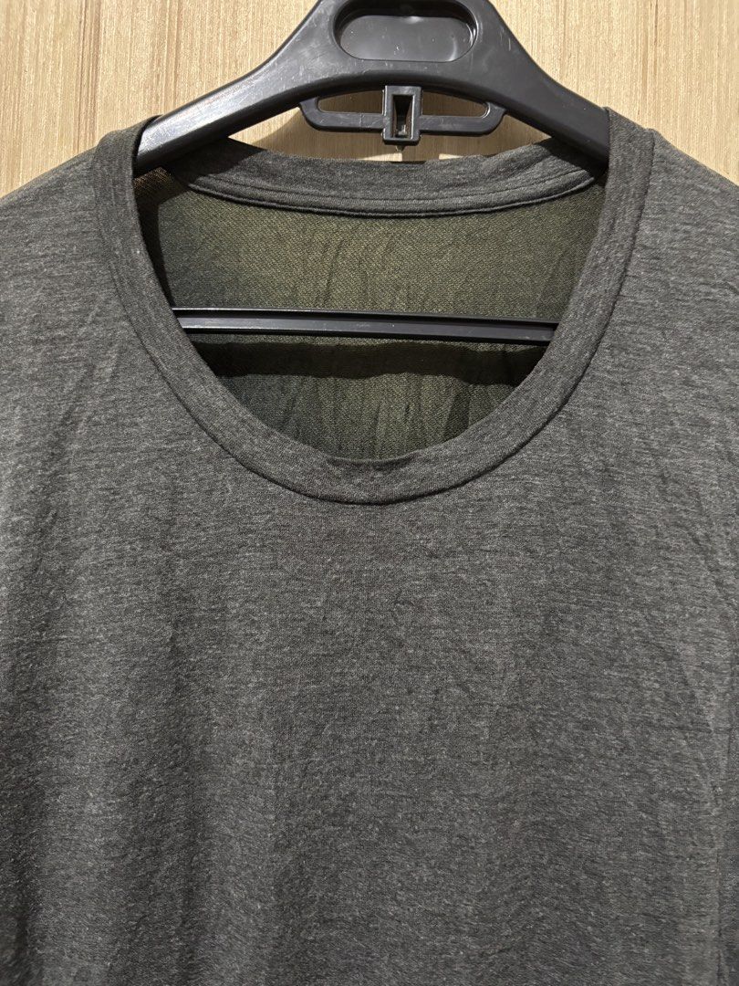 UKAY: Uniqlo Heattech Extra Warm Medium HT607 (Category: Tshirts & Polo Shirts ) located in Quezon City. Submitted by delighted_area (Listing ID 1461188856, Image 2). Description: Ukay sourced, please manage your expectations. In well used condition. Size: Medium.