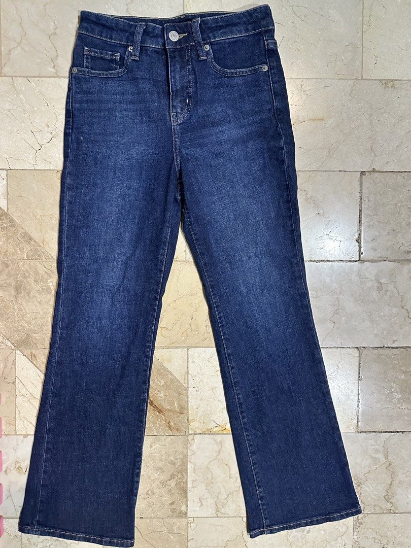 Uniqlo denim bootcut jeans (Category: Jeans) located in Manila. Submitted by brownbutterlatte (Listing ID 1461206744, Image 2). Description: Used several times in the office. Fits size 25-27. RFS: decluttering .