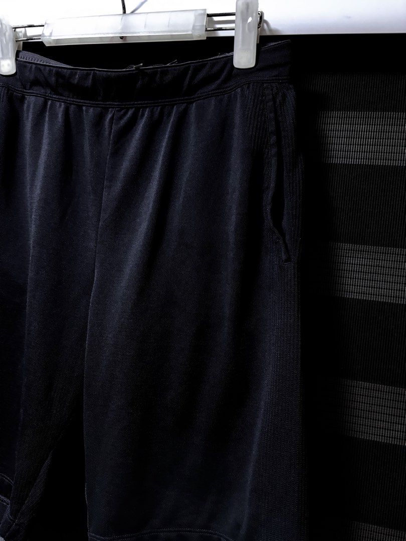 Uniqlo Dry EX Shorts Black (Category: Shorts) located in Pasig City. Submitted by abogadosupremo (Listing ID 1461272402, Image 3). Description: - Uniqlo Dry EX Shorts - Color: Black - Features: Elastic waistband with drawstring, 2 side pockets - Ideal for: Sports, gym, or casual everyday wear - Material: Comfortable and breathable fabric for all-day comfort - 100% Legit and Authentic - Very Good Condition - Color may vary due to lighting - No iss