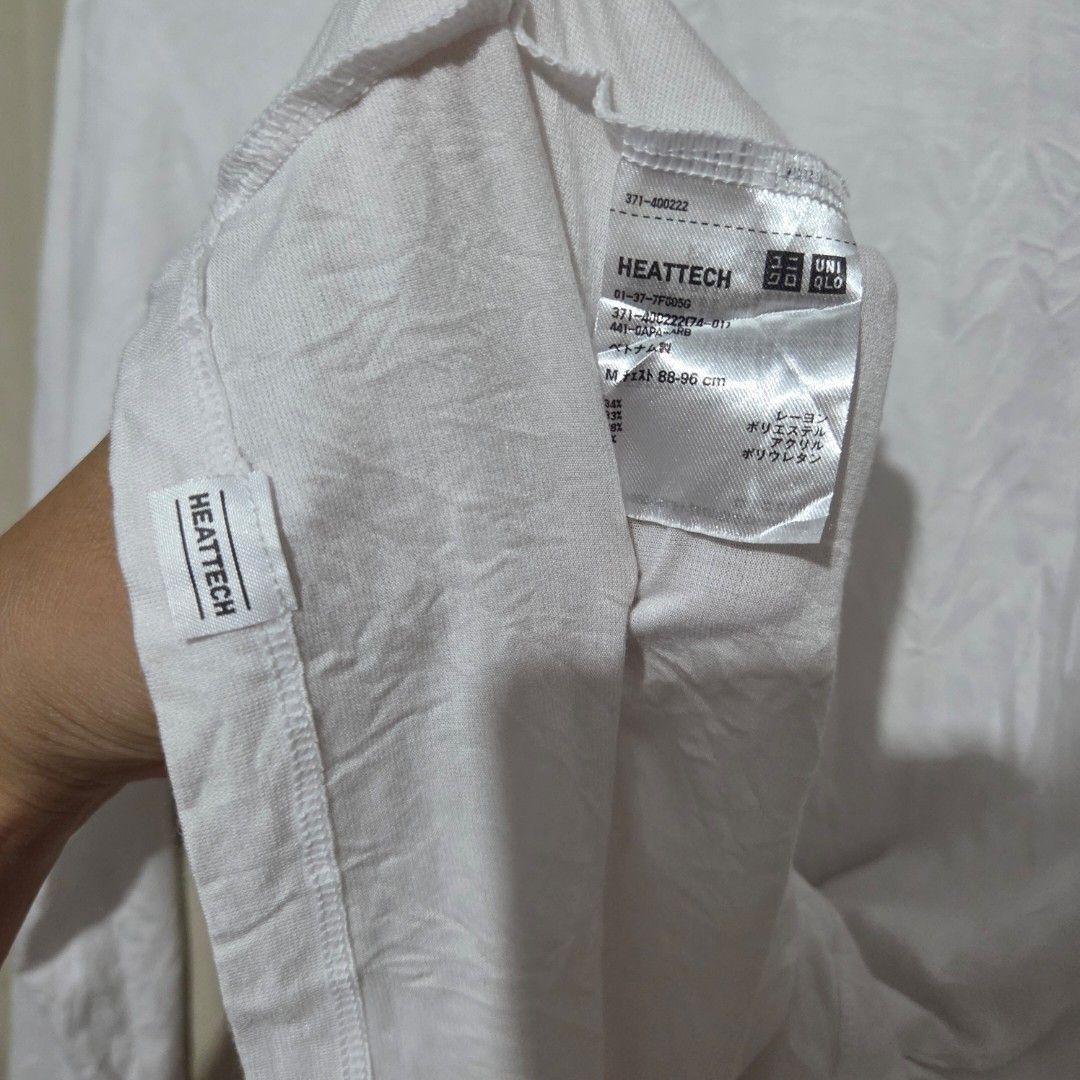 UNIQLO HEATTECH TURTLE NECK MEN - M (Category: Coats, Jackets and Outerwear) located in Santiago. Submitted by fromboxes (Listing ID 1461168165, Image 3). Description: Like new Ships thru J&T Isabela North Luzon Shipping Nationwide No rush shipping 😊😊.