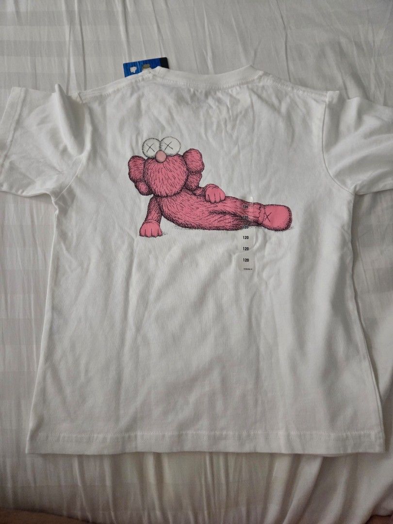 Uniqlo Kaws (Category: Babies & Kids Fashion) located in Quezon City. Submitted by ams_cz4a (Listing ID 1461323294, Image 2). Description: Uniqlo Kaws White size 120.