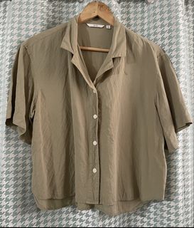 (Category: ) located in . Submitted by designerbrandsforless (Listing ID 1461174823, Image 1). Description: .