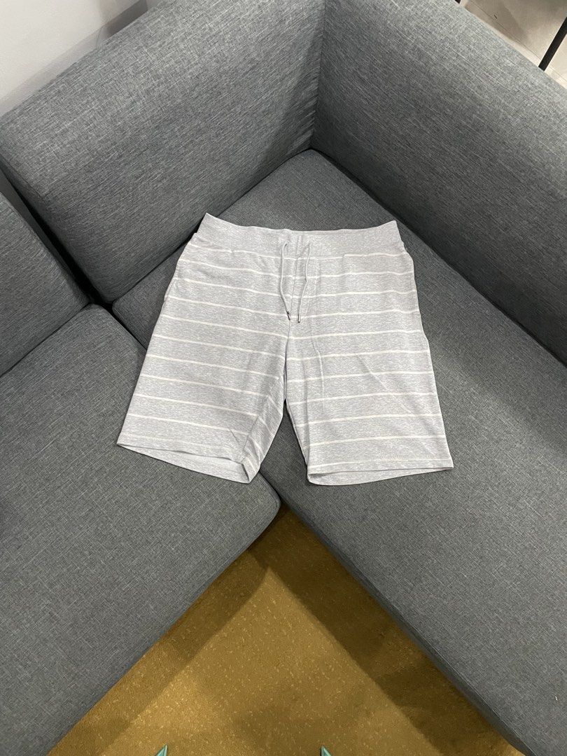 UNIQLO shorts (Category: Shorts) located in Munoz. Submitted by kobswitdathrifts (Listing ID 1461296969, Image 3). Description: Buy an item to claim this for free!.