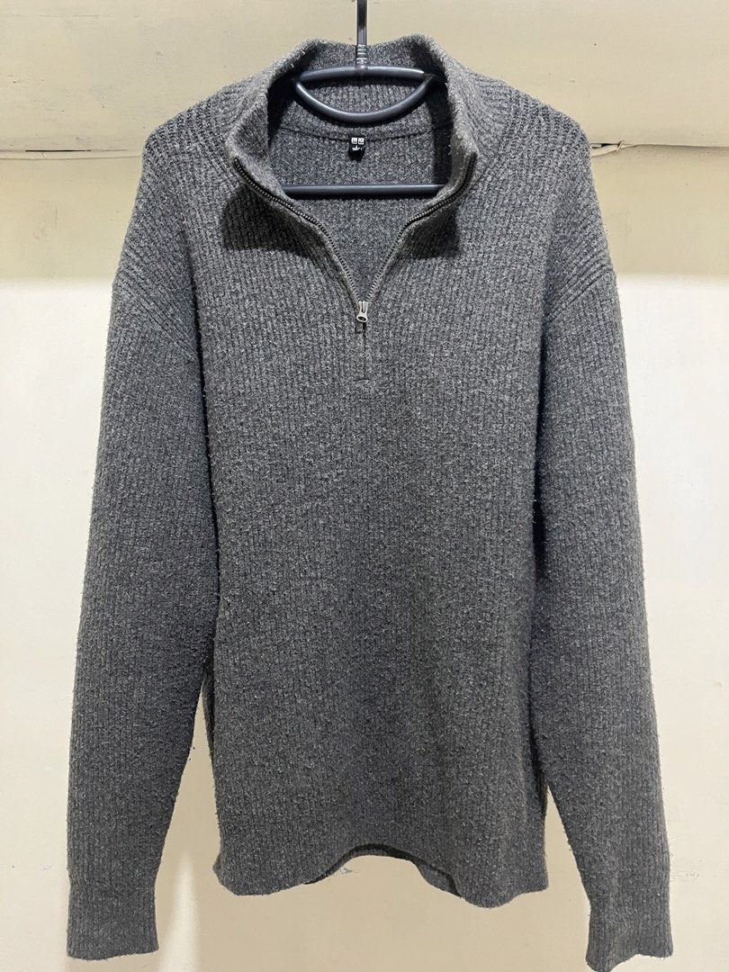 Uniqlo Souffle Yarn Half-zip (Category: Tshirts & Polo Shirts ) located in Mandaluyong City. Submitted by TOMBSTUFF (Listing ID 1461268550, Image 1). Description: 22x27 Extremely soft and comfy (parang blanket yung feeling).