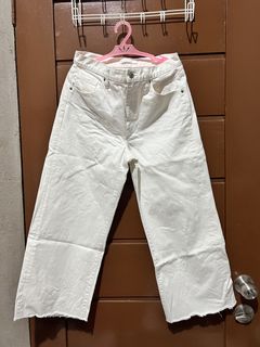 (Category: ) located in . Submitted by closet_in_disguise (Listing ID 1461287177, Image 1). Description: .