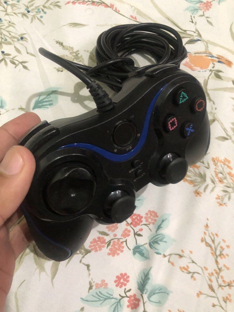 USB pc gaming controller (Category: Controllers) located in Quezon City. Submitted by markgolveo (Listing ID 1461162938, Image 2). Description: USB pc gaming controller Tested working properly via steam pc.