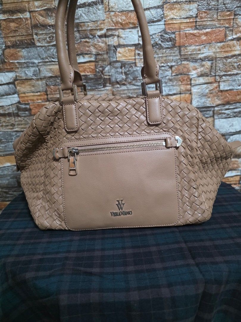 Vera Wang Woven Leather Bag (Category: Shoulder Bags) located in Binan City. Submitted by elli.etcetera (Listing ID 1461179939, Image 1). Description: MOP: Gcash, Maya or Bank transfer Courier: Flash, J&T or Lalamove.