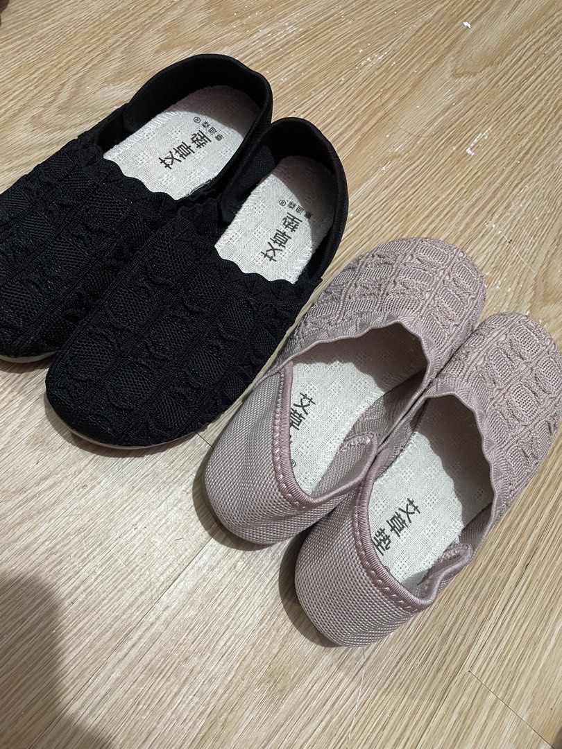 Versatile Retro Soft Soled Sandals Mesh Bread Top (Category: Flats & Sandals) located in Manila. Submitted by artypaper_25 (Listing ID 1461256489, Image 3). Description: 299 2pcs brandnew Size 35 - Comfortable mesh slip-on shoes - Perfect for everyday wear - Available in pink and black - Soft soles for easy walking - Breathable mesh keeps feet cool.