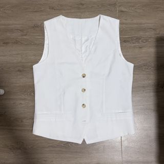 (Category: ) located in . Submitted by pl.closet (Listing ID 1461164975, Image 1). Description: .