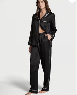 (Category: ) located in . Submitted by clothedbyaya (Listing ID 1461257658, Image 1). Description: .