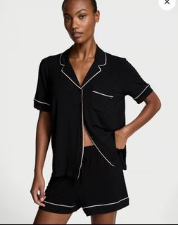 (Category: ) located in . Submitted by clothedbyaya (Listing ID 1461259301, Image 1). Description: .