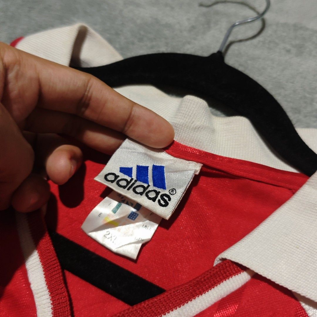 Vintage Adidas Jersey Polo (Category: Tshirts & Polo Shirts ) located in Dagupan City. Submitted by johnny.flips (Listing ID 1461242388, Image 2). Description: 22W 27.5L excellent condition need wash dirt stain on collar.