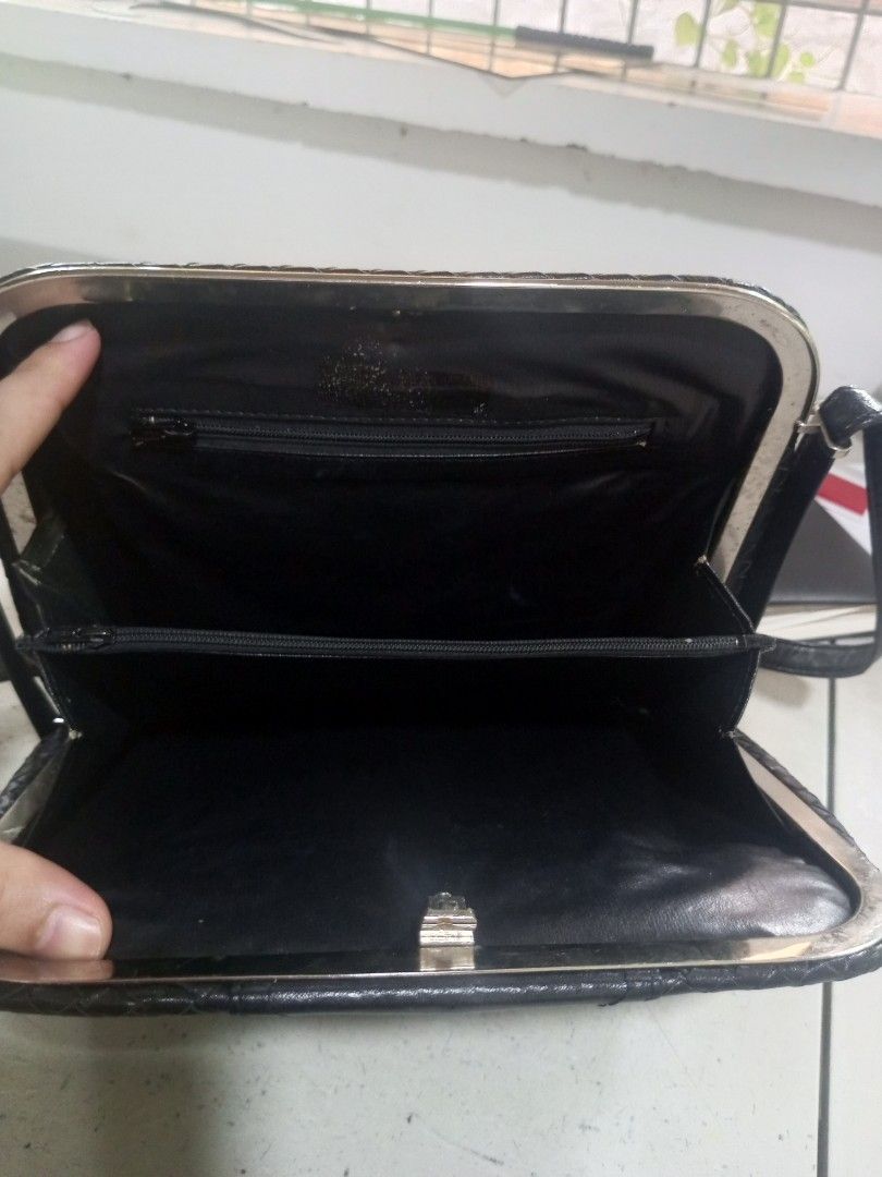 Vintage Bag banig (Category: Sling Bags) located in Infanta. Submitted by joeruarigato (Listing ID 1461138338, Image 3). Description: .