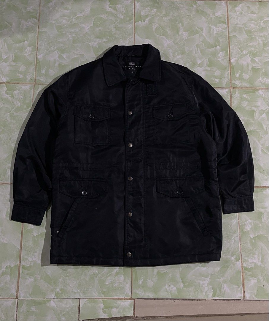 VINTAGE BALENCIAGA UTILITY CARGO MULTI POCKET JACKET (Category: Luxury Apparel) located in Cagayan de Oro. Submitted by patrickjam03829 (Listing ID 1461276050, Image 2). Description: excellent condition xl fittings 8 total pockets authentic heavy material .