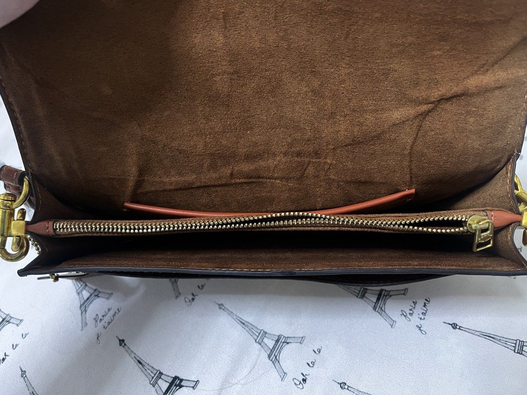 Vintage coach bag (Category: Purses & Pouches) located in Carmona. Submitted by ibeamedina.241 (Listing ID 1461248728, Image 3). Description: .
