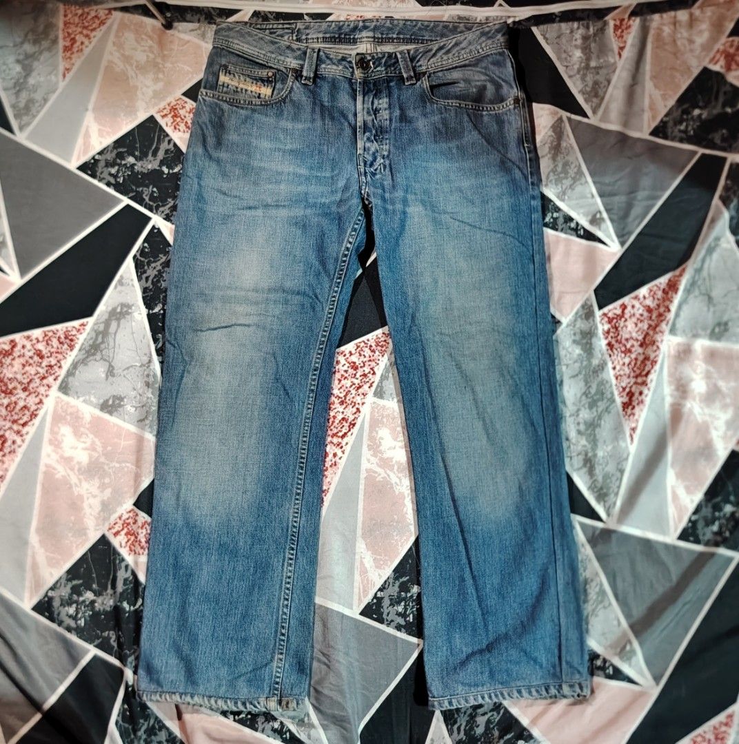 Vintage Diesel Pants Botton Fly (Category: Jeans) located in San Fernando. Submitted by vincentgomez (Listing ID 1461134320, Image 1). Description: Vintage Diesel Pants Botton Fly -Waistline 34 to 36 -Length 39 -Leg Opening 8 -Botton Fly -Good Condition -Authentic La Union 📍 DM FOR MORE INFO IF INTERESTED ‼️.