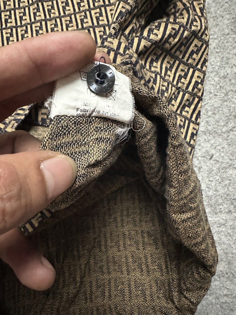 VINTAGE FENDI MONOGRAM LONGSLEEVE COLAR (Category: Luxury Apparel) located in Zamboanga. Submitted by swayporgypretz (Listing ID 1461281453, Image 3). Description: Messurements; 22 x 26.5.