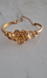 (Category: ) located in . Submitted by vintagehuntsg (Listing ID 1461178358, Image 1). Description: .