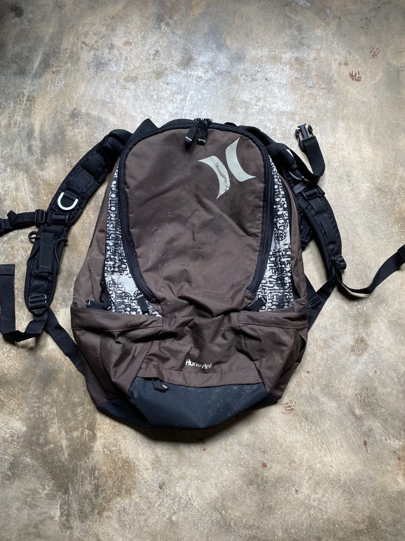 VINTAGE HURLEY BACKPACK (Category: Backpacks) located in Bolinao. Submitted by siji_thrifts (Listing ID 1461218827, Image 1). Description: VINTAGE HURLEY BACKPACK.