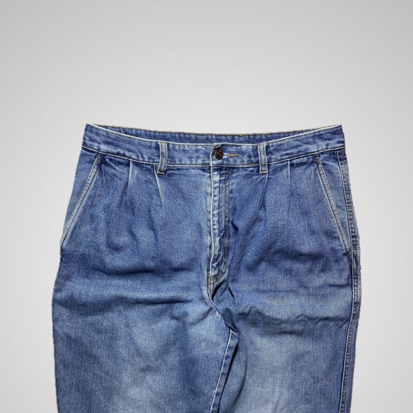 Blue Wash Baggy Jeans (Category: Jeans) located in Nasipit. Submitted by yopey (Listing ID 1461298435, Image 3). Description: Vintage Pleated Relaxed Fit Baggy Jeans Pants Size: 35 Rise: 13.5 Thigh: 14 Leg Openning: 10 Price: 250.
