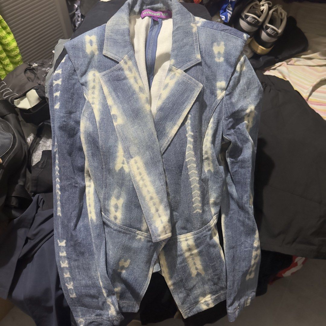 Vivienne tam (Category: Coats, Jackets and Outerwear) located in Valenzuela. Submitted by wytepicks (Listing ID 1461286093, Image 1). Description: Vivienne Tam early 2000s Denim Jacket Size 4.