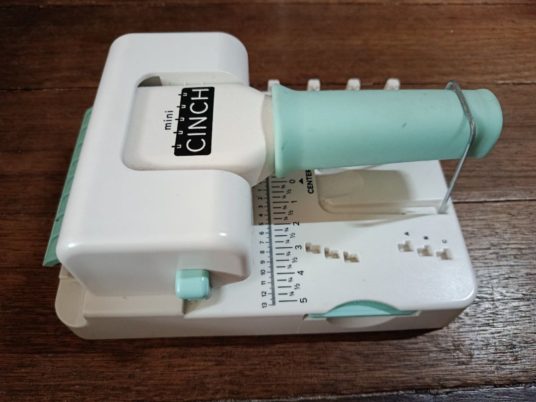 We R Memory Keepers mini cinch (Category: Craft Supplies & Tools) located in Navotas City. Submitted by terryhamhams (Listing ID 1461212803, Image 3). Description: For Sale: with box and some wires no more clipper Navotas area.