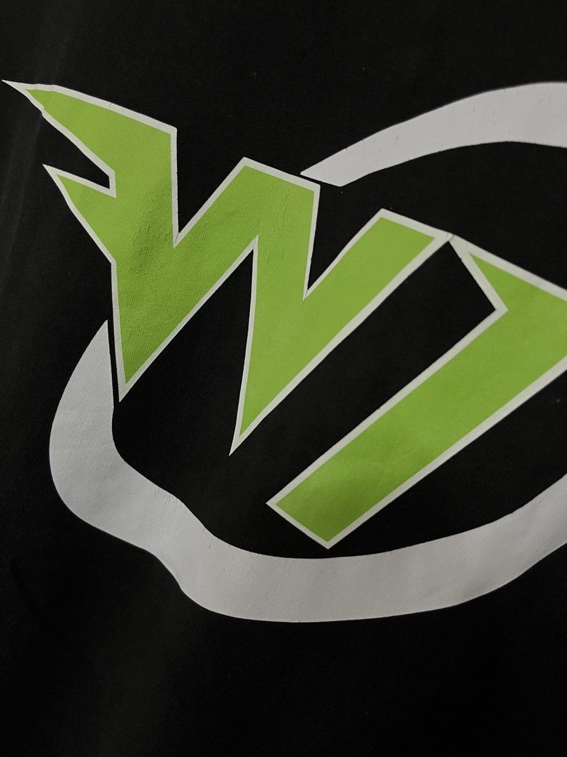 Welldone (Category: Tshirts & Polo Shirts ) located in Manila. Submitted by zro2hnd.10 (Listing ID 1461244719, Image 3). Description: Welldone (rare design) Large 23x29 Excellent condition Minimal hairline 9/10 color rate.