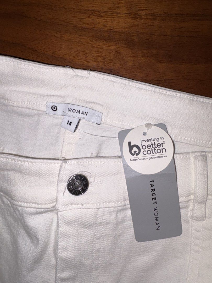White Denim Skirt (plus size) (Category: Skirts) located in Antipolo. Submitted by maiplus (Listing ID 1461293577, Image 3). Description: Target Woman (AUS) Size 14 fits XL body frame stretchy denim above ankle length waist: 32-34in hips: 44in length: 31in 📍Antipolo City.
