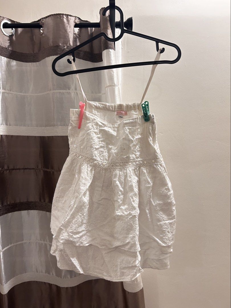 white eyelet skirt (Category: Skirts) located in Quezon City. Submitted by manqofloater (Listing ID 1461246009, Image 2). Description: can be worn as a top - 25 waist.