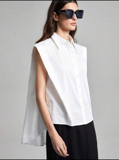 (Category: ) located in . Submitted by bellabianca_closet (Listing ID 1461115895, Image 1). Description: .
